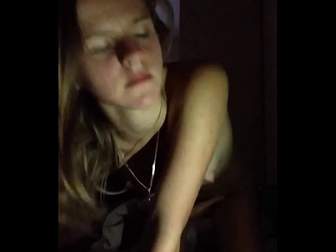 ❤️ Neska bat masturbatzen da eta cums Pornografia besterik ez %eu.hdporn24.ruan